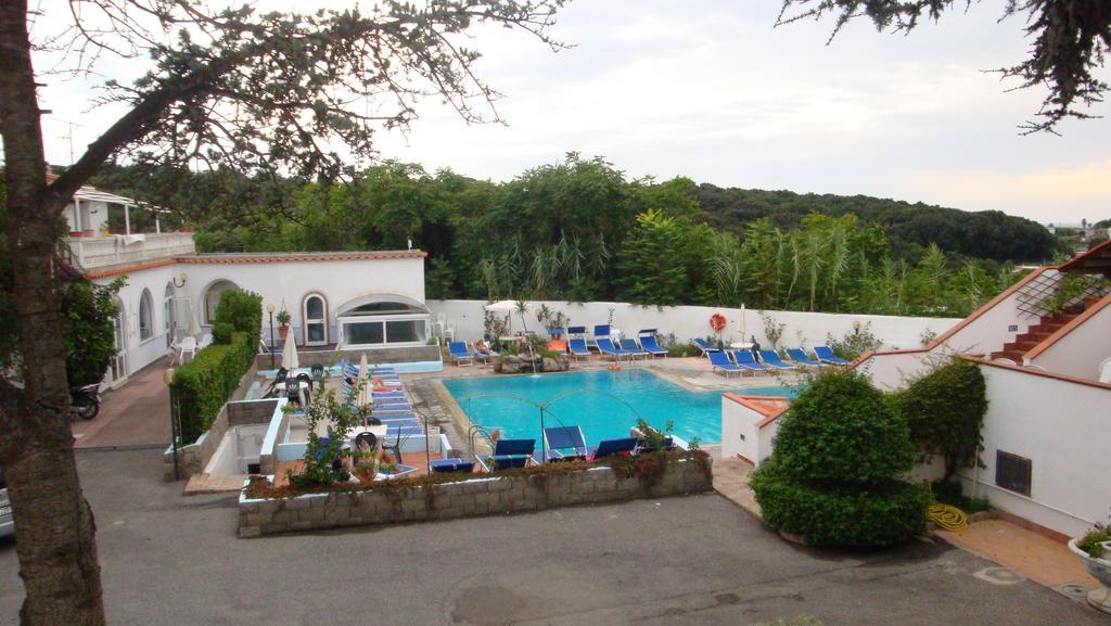 Ischia Uno Residence Forio  Екстер'єр фото