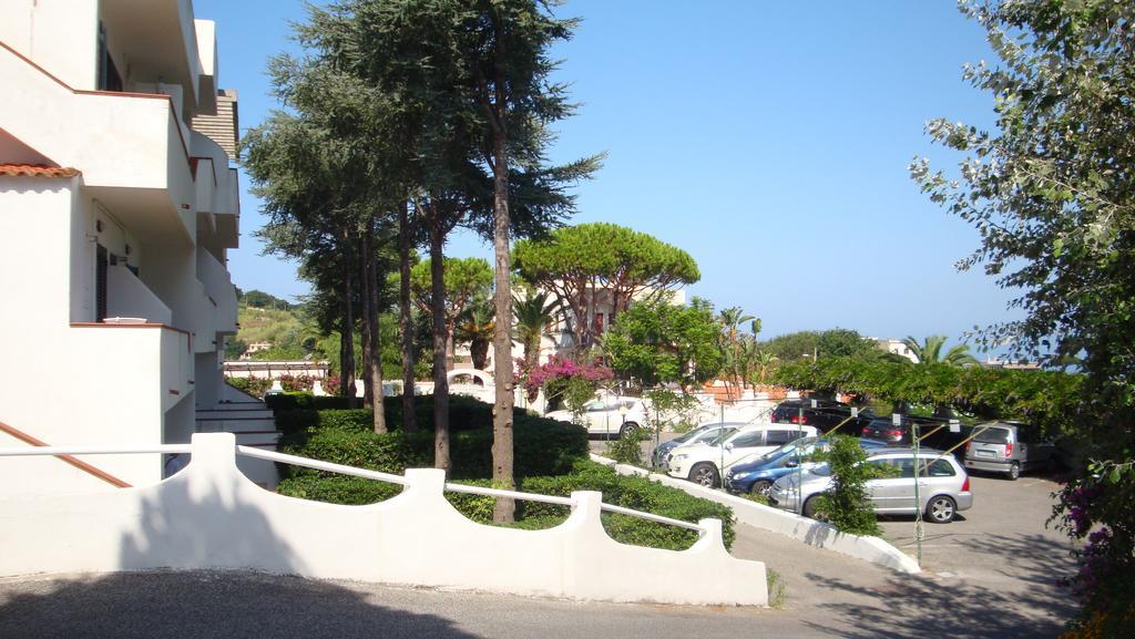 Ischia Uno Residence Forio  Екстер'єр фото