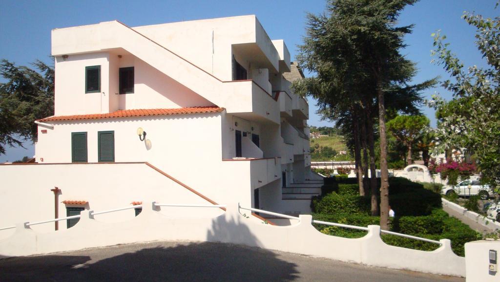 Ischia Uno Residence Forio  Екстер'єр фото